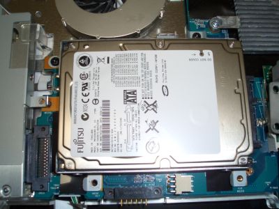 assem-hdd.jpg(26104 byte)